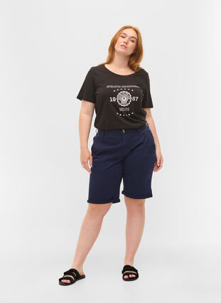 Kortärmad t-shirt i bomull med print, Black, Model image number 2