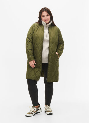 Lång quiltad jacka med fickor och dragkedja, Winter Moss, Model image number 4