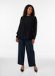 Blus i viskos med volangkrage, Svart, Model image number 1