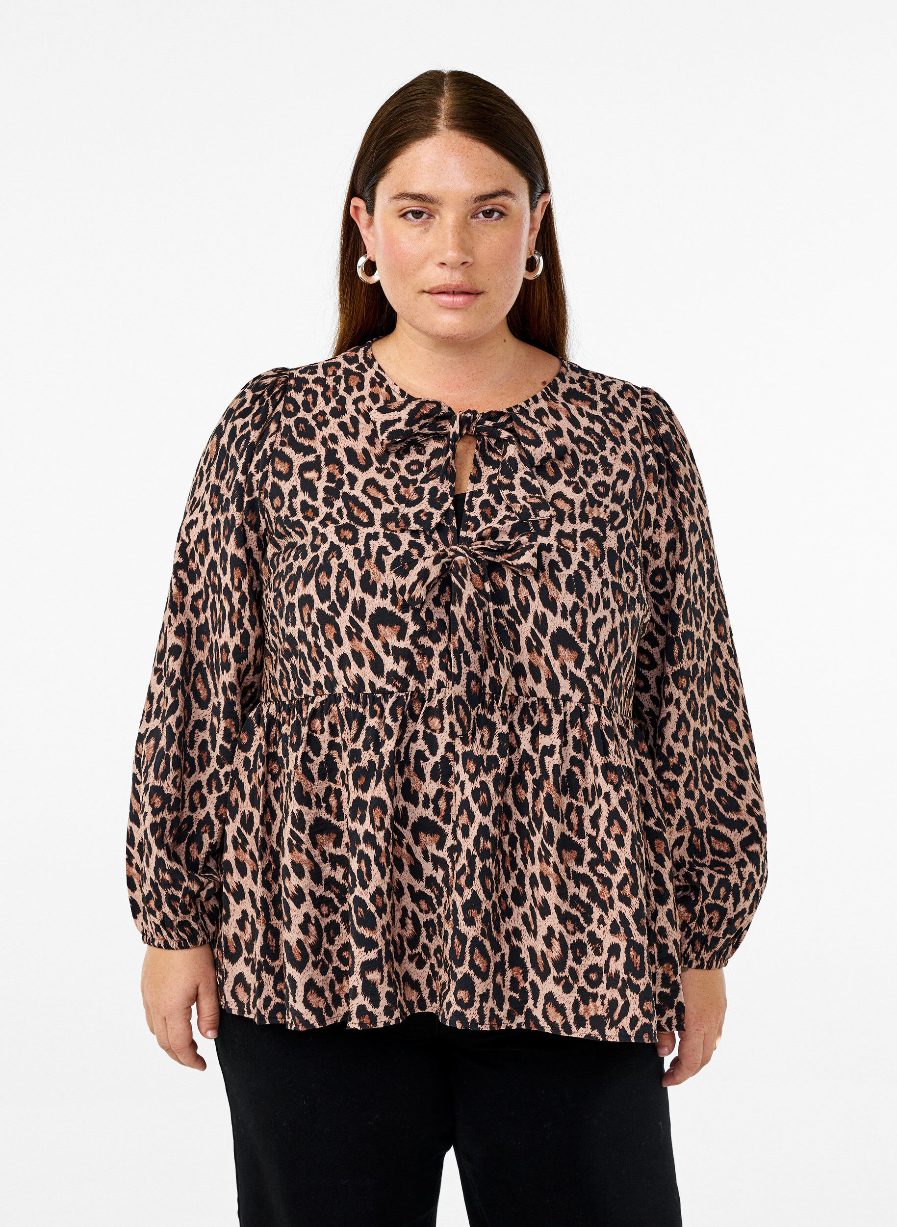 Zizzi Peplum-blus med knyt och leopardm&ouml;nster, Brun, Model image number 0