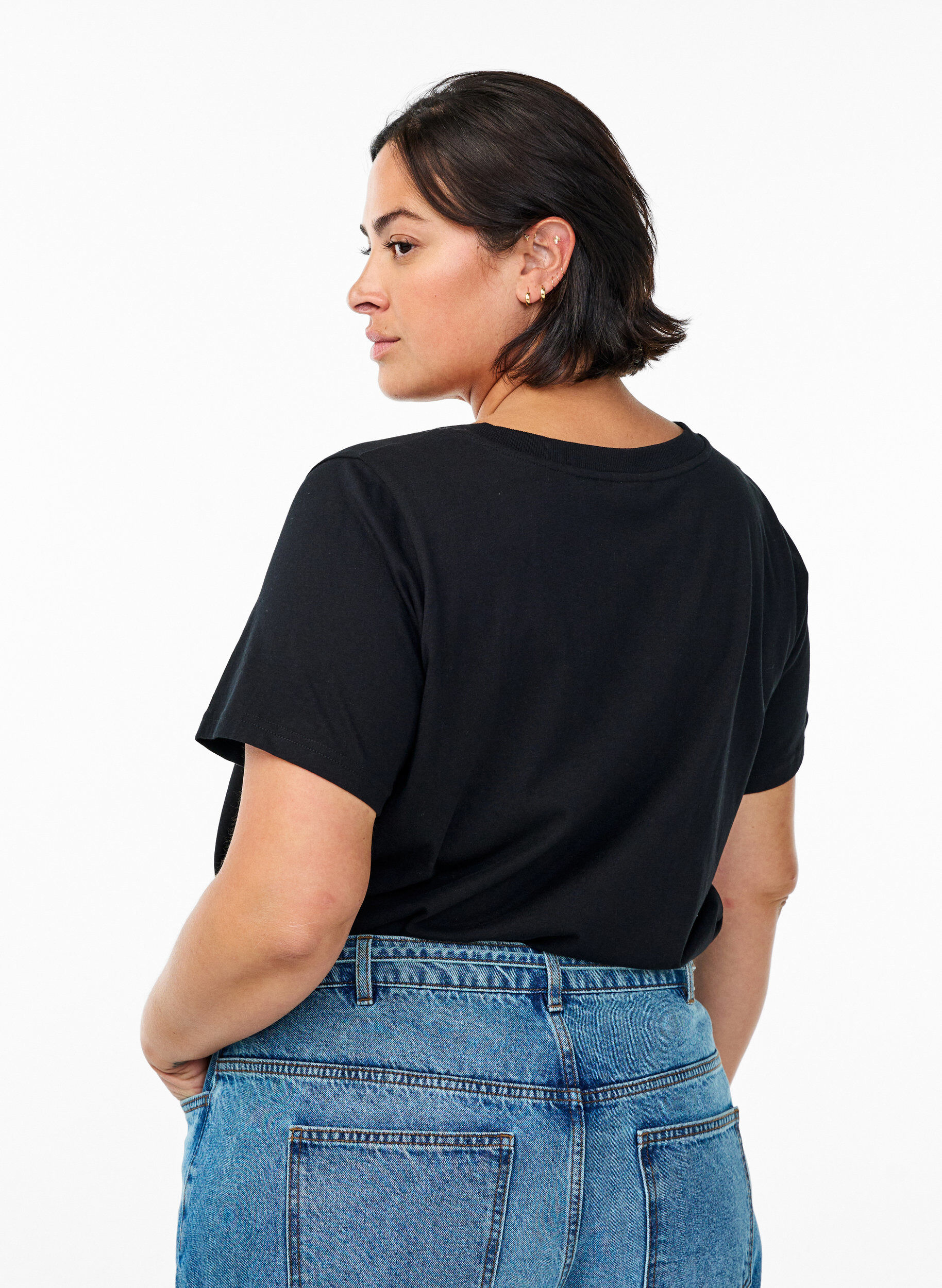 Zizzi Enkel T-shirt i bomull med v-ringning, Svart, Model image number 2