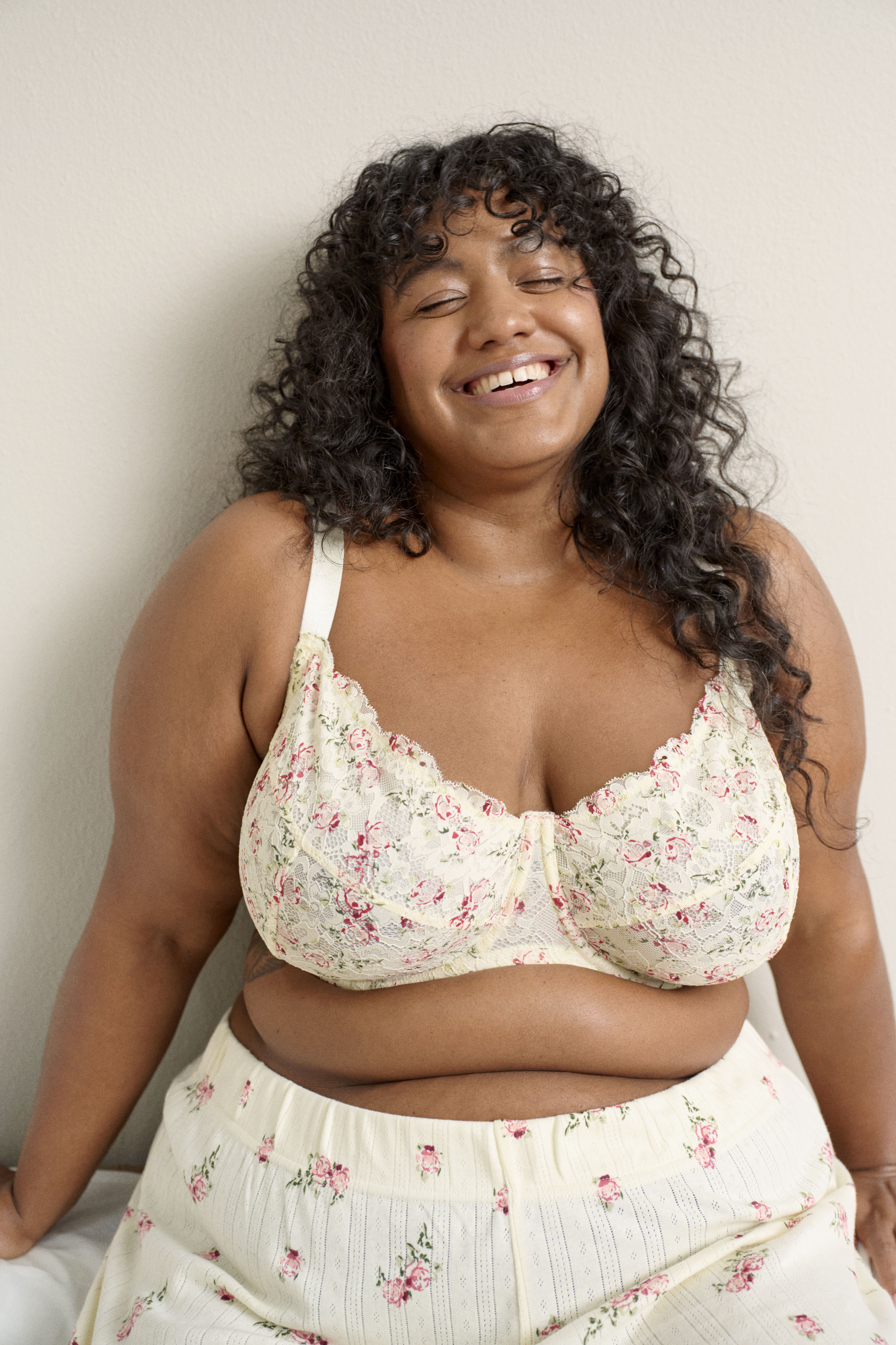 Zizzi Spetsar och blommor, , Model