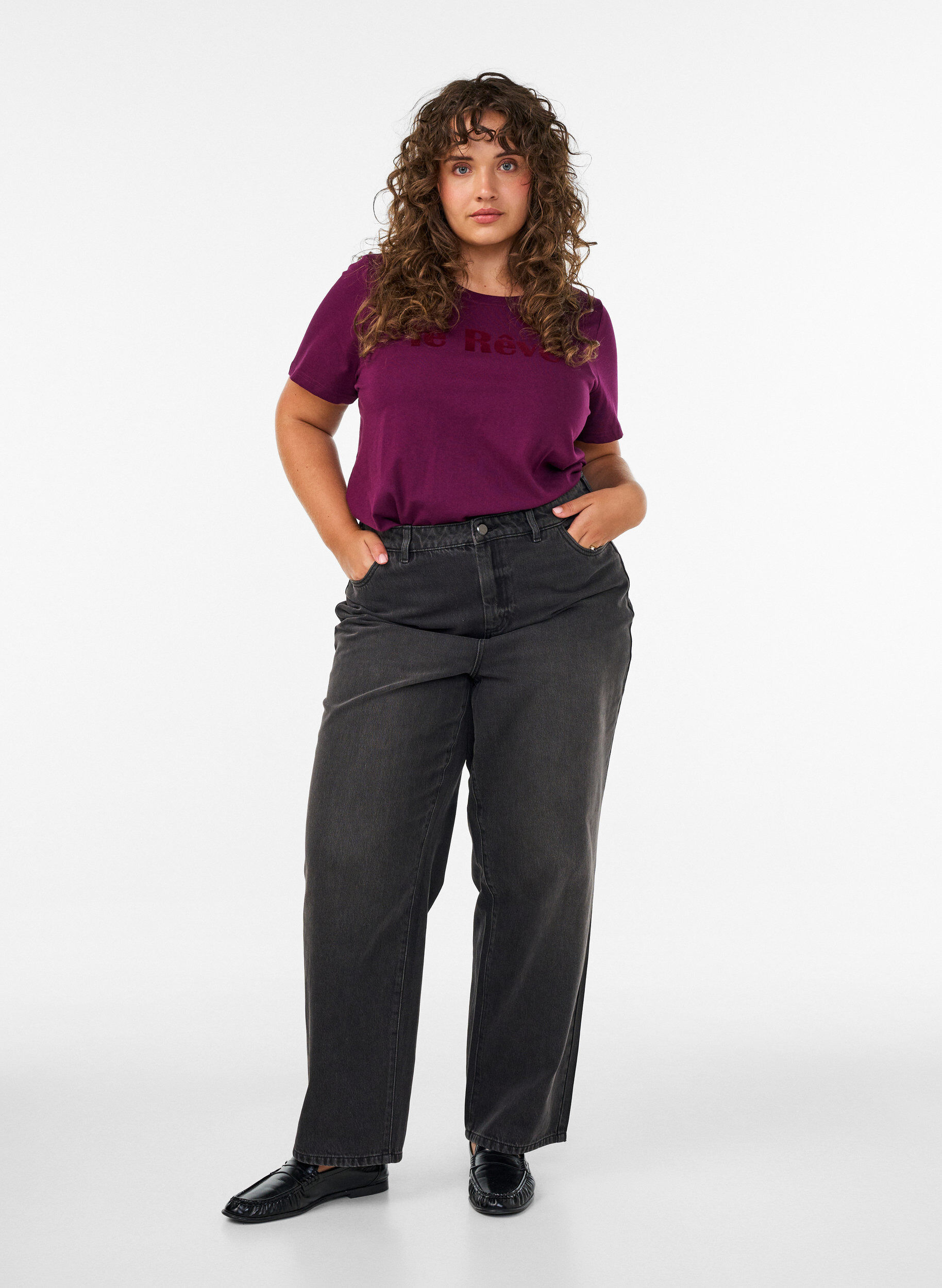 ZizziT-shirt i ekologisk bomull med velourtext, Lila, Model image number 1