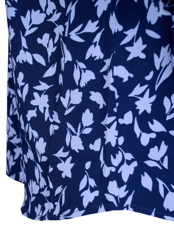 Blus med blommönster och trekvartsärm, M. Blue Flower AOP, Packshot image number 3