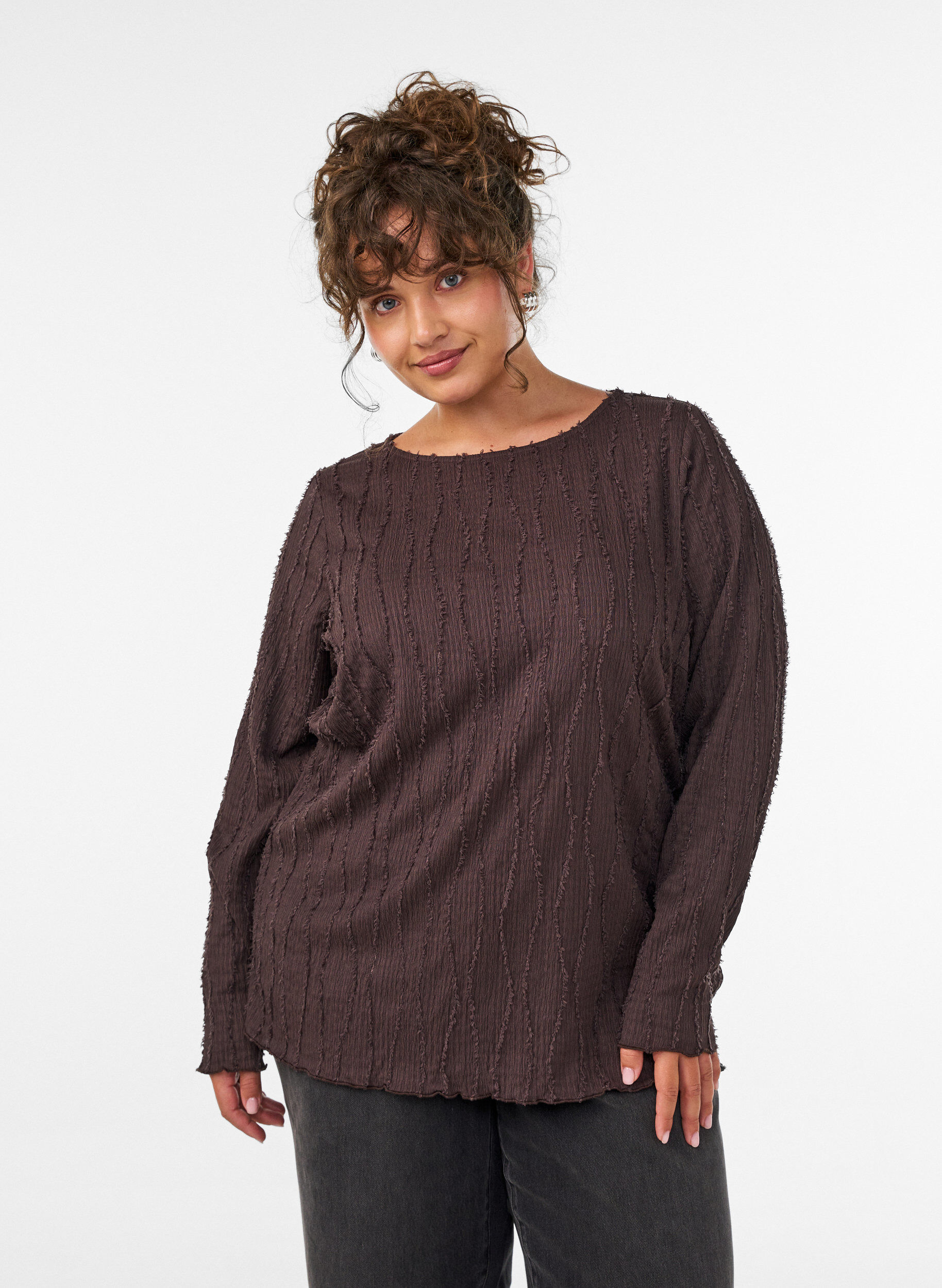 ZizziBlus i jersey med v&aring;gig struktur, Brun, Model image number 0