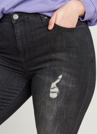 Amy Jeans med slitna detaljer, Grey Denim, Model image number 2
