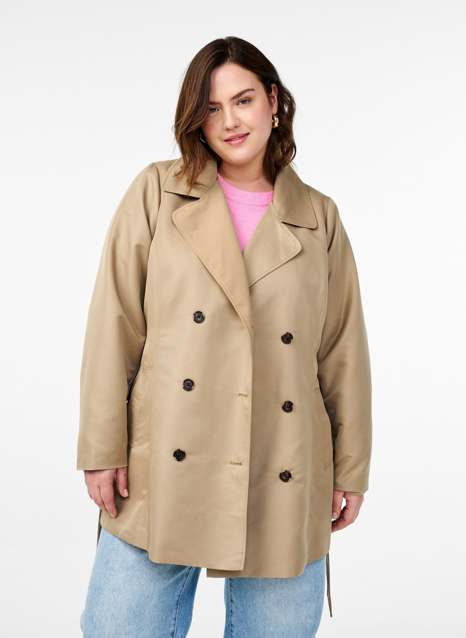Kort trenchcoat med sk&auml;rp, Beige, Model