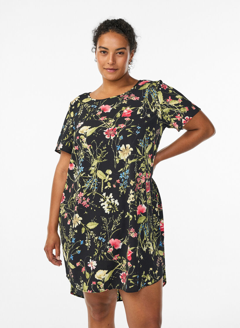 Kl&auml;nning med m&ouml;nster och korta &auml;rmar, Svart, Model image number 0