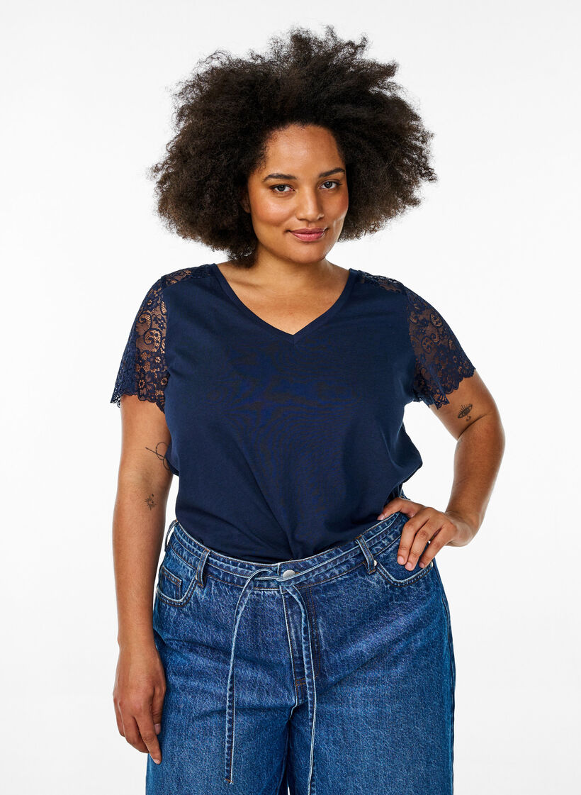 T-shirt i bomull med korta ärmar i spets, Blå, Model image number 0