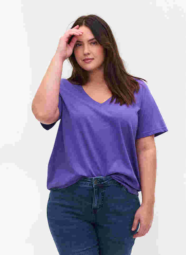 T-shirt i ekologisk bomull med v-ringning, Ultra Violet, Model