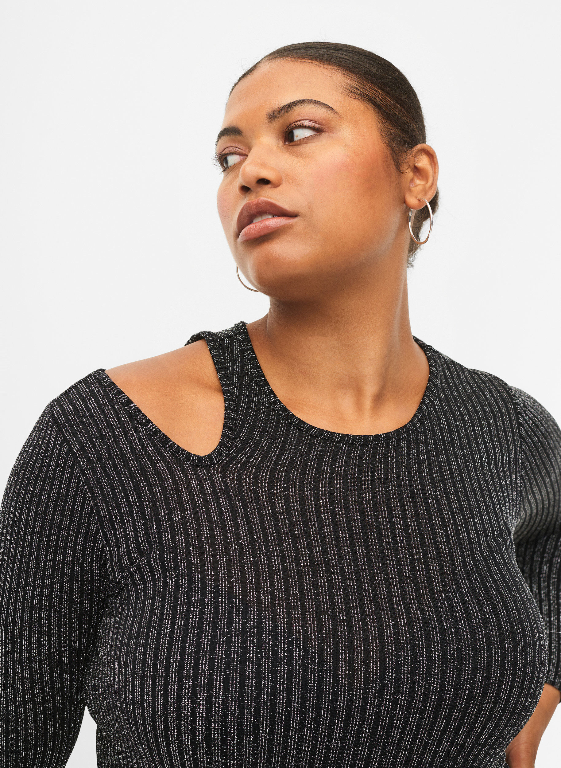 Zizzi L&aring;ng&auml;rmad kl&auml;nning med utsk&auml;rning och glitter, B.w. Silver Stripes, Model image number 2