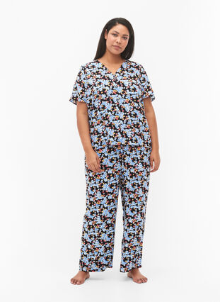Mönstrad pyjamaströja i viskos, Black Blue Flower, Model image number 2