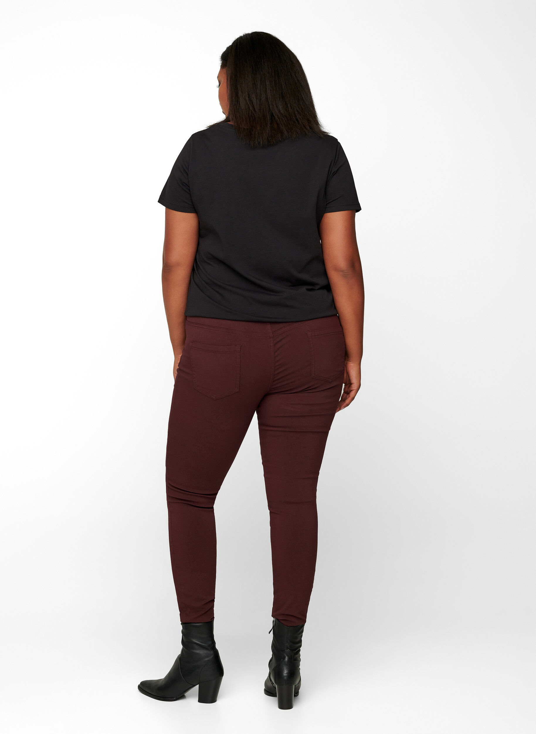Zizzi Slim fit byxor med fickor, M&ouml;rk Bordeaux, Model image number 2