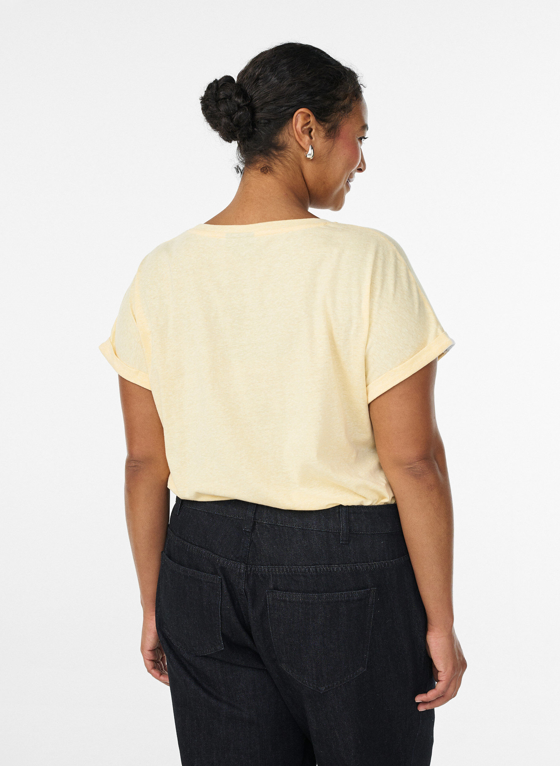 Zizzi Melerad t-shirt med korta &auml;rmar, Gul, Model image number 2