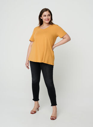 Basis t-shirt, Spruce Yellow, Model image number 2