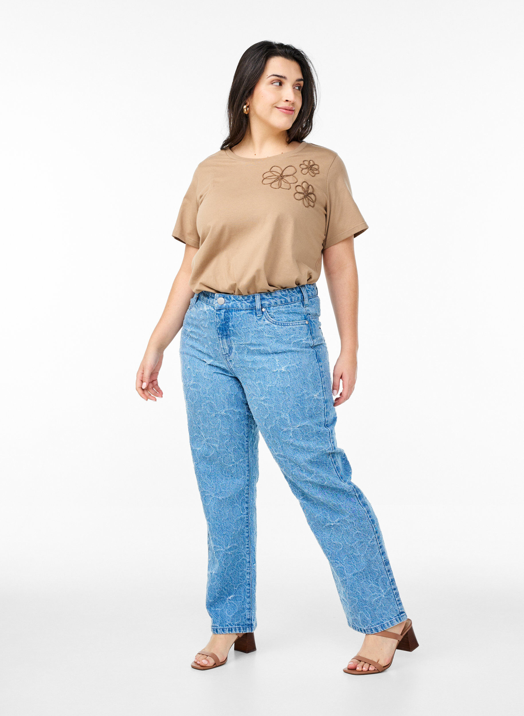 Zizzi Gemma-jeans med h&ouml;g midja och blommigt m&ouml;nster, Bl&aring;, Model image number 1