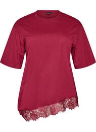 T-shirt med asymmetrisk spetskant, R&ouml;d