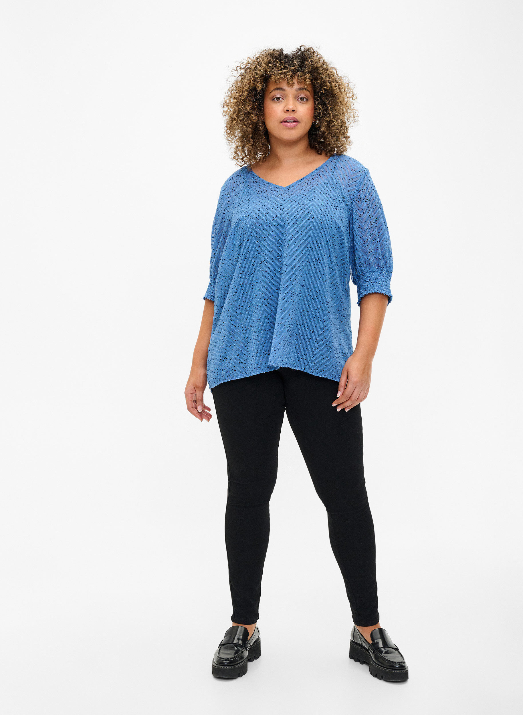 Zizzi Prickig blus med halvl&aring;nga &auml;rmar, Riverside Dot, Model image number 2