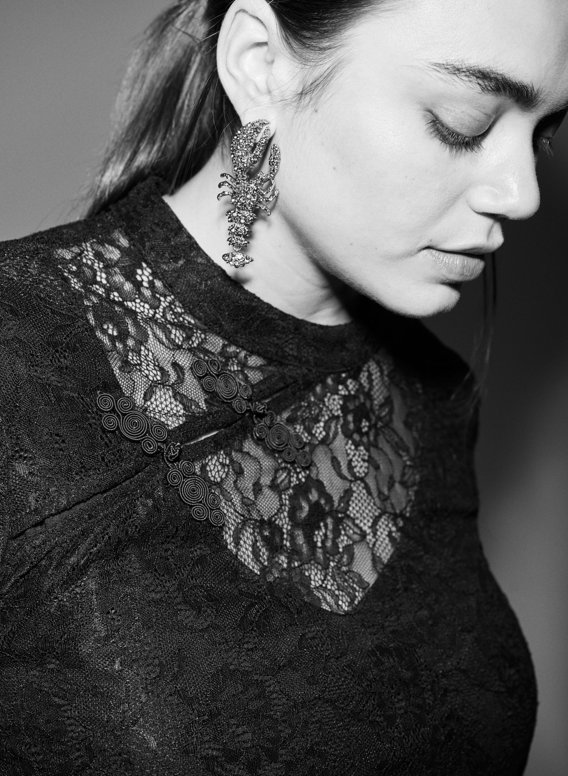 Zizzi Spetsblus med twist-detalj och korta &auml;rmar, Svart, Image image number 0