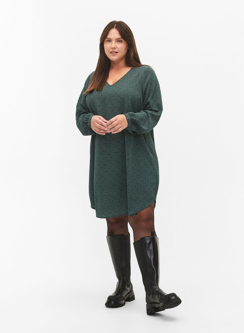 Klänning med V-ringning och tryck, Scarab Graphic AOP, Model image number 2