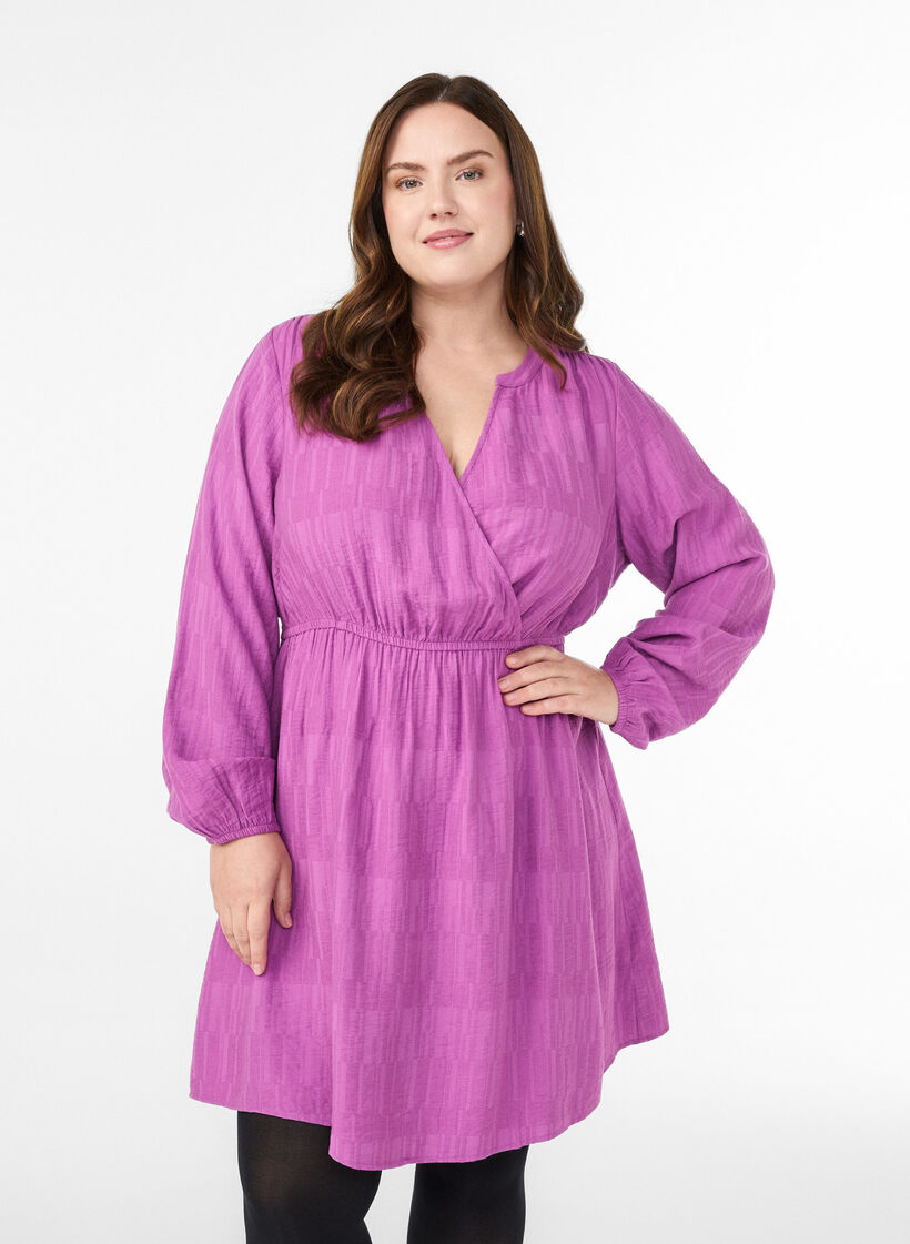 Kort texturerad klänning med omlottlook, Lila, Model image number 0