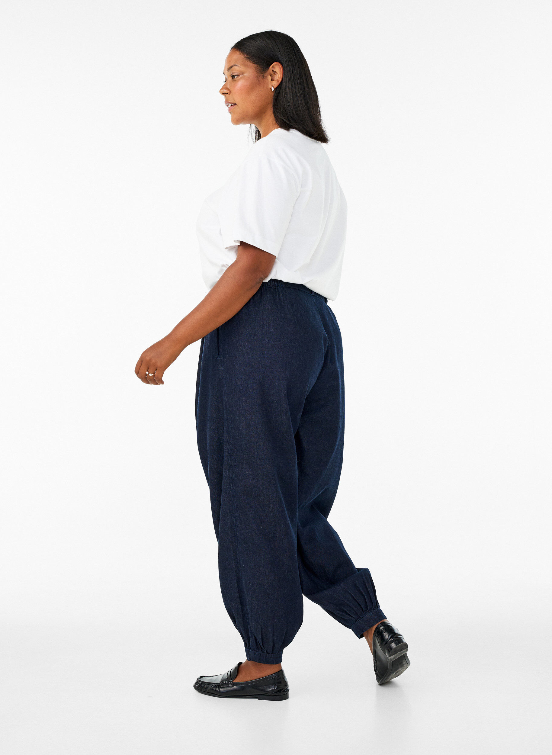 ZizziBalloon jeans med h&ouml;g midja, Bl&aring;, Model image number 1
