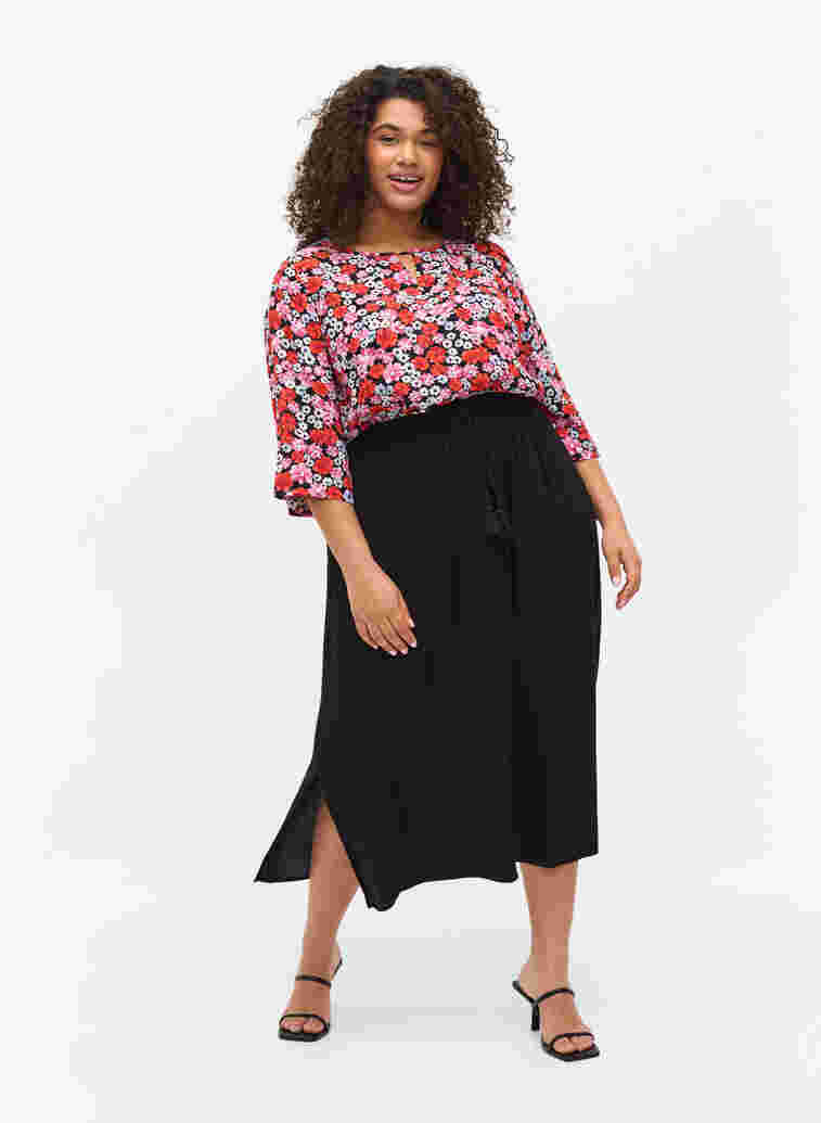 Floral blouse with 3/4 sleeves, Red Flower AOP, Model image number 2