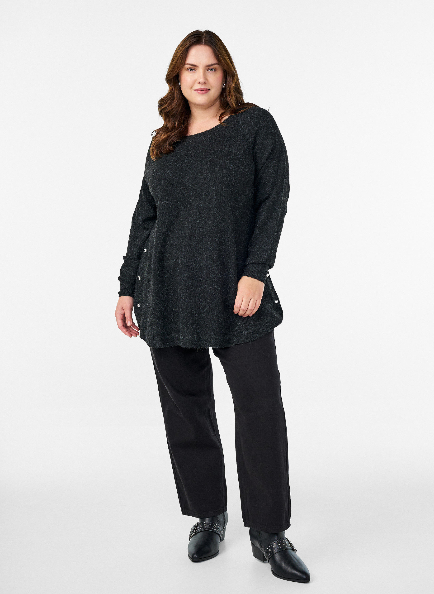 Zizzi L&aring;ng stickad blus med kulknappar, Gr&aring;, Model image number 1