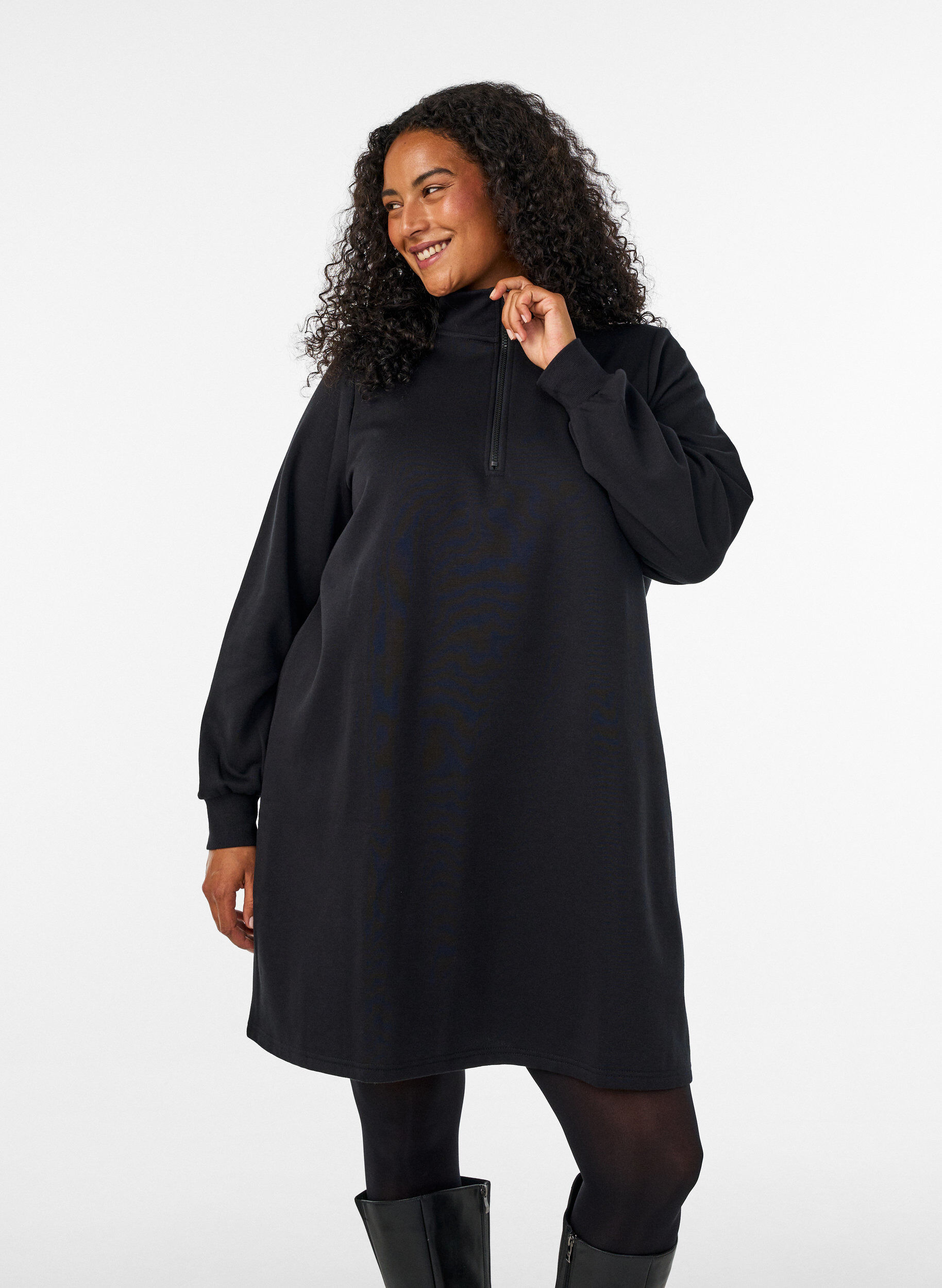 ZizziSweatshirtkl&auml;nning med h&ouml;g ribbad krage och dragkedja, Svart, Model image number 0