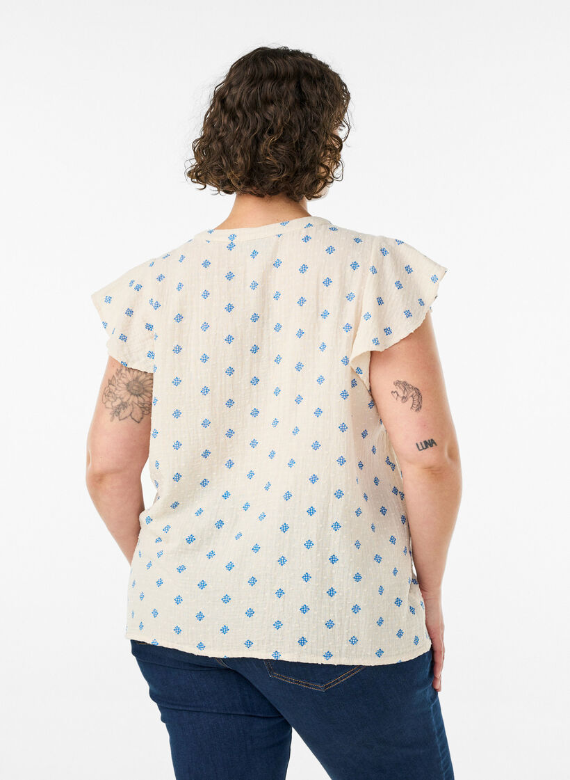 &Auml;rml&ouml;s blus med virkad kant och volangdetalj, Beige, Model image number 2