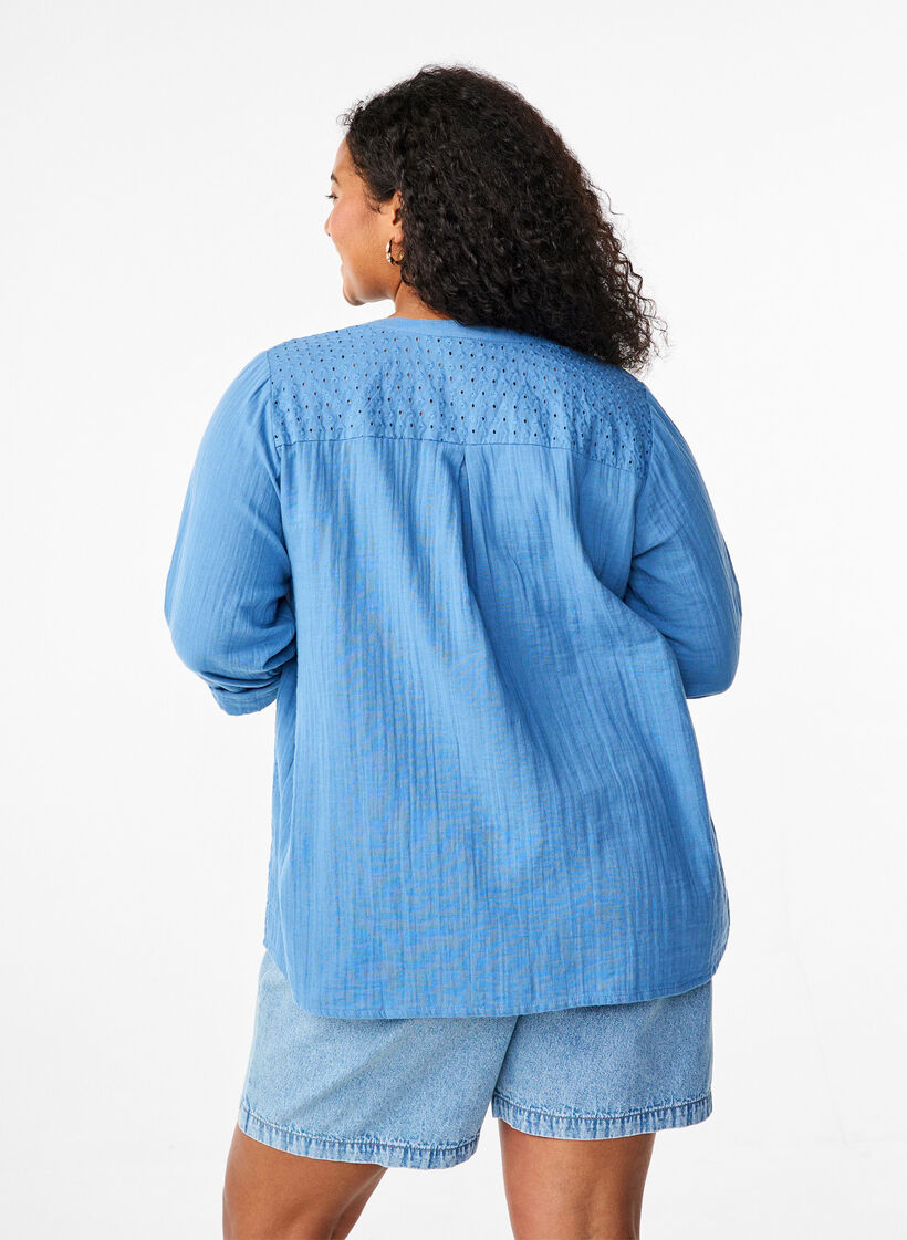 Bomullsblus med broderie anglaise och trekvartsärm, Riverside, Model image number 1