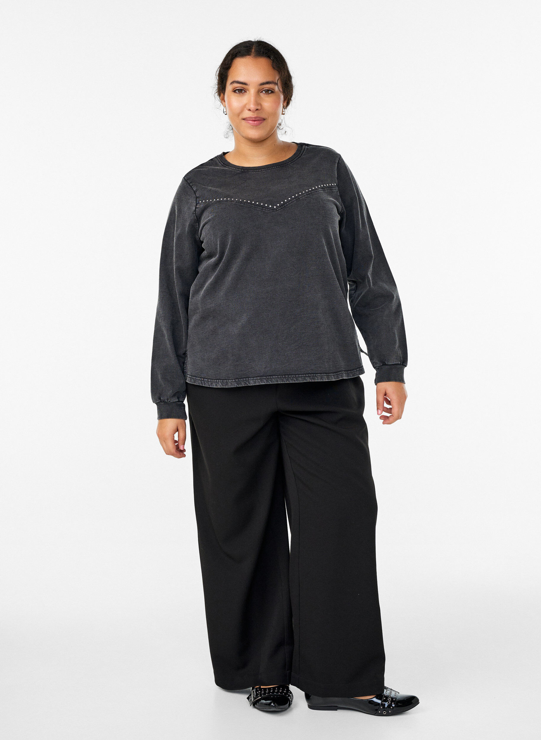 Zizzi Sweatshirt med strass och tv&auml;ttad effekt, Gr&aring;, Model image number 1