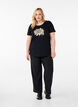 T-shirt med motiv, Black w. Flower, Model image number 2