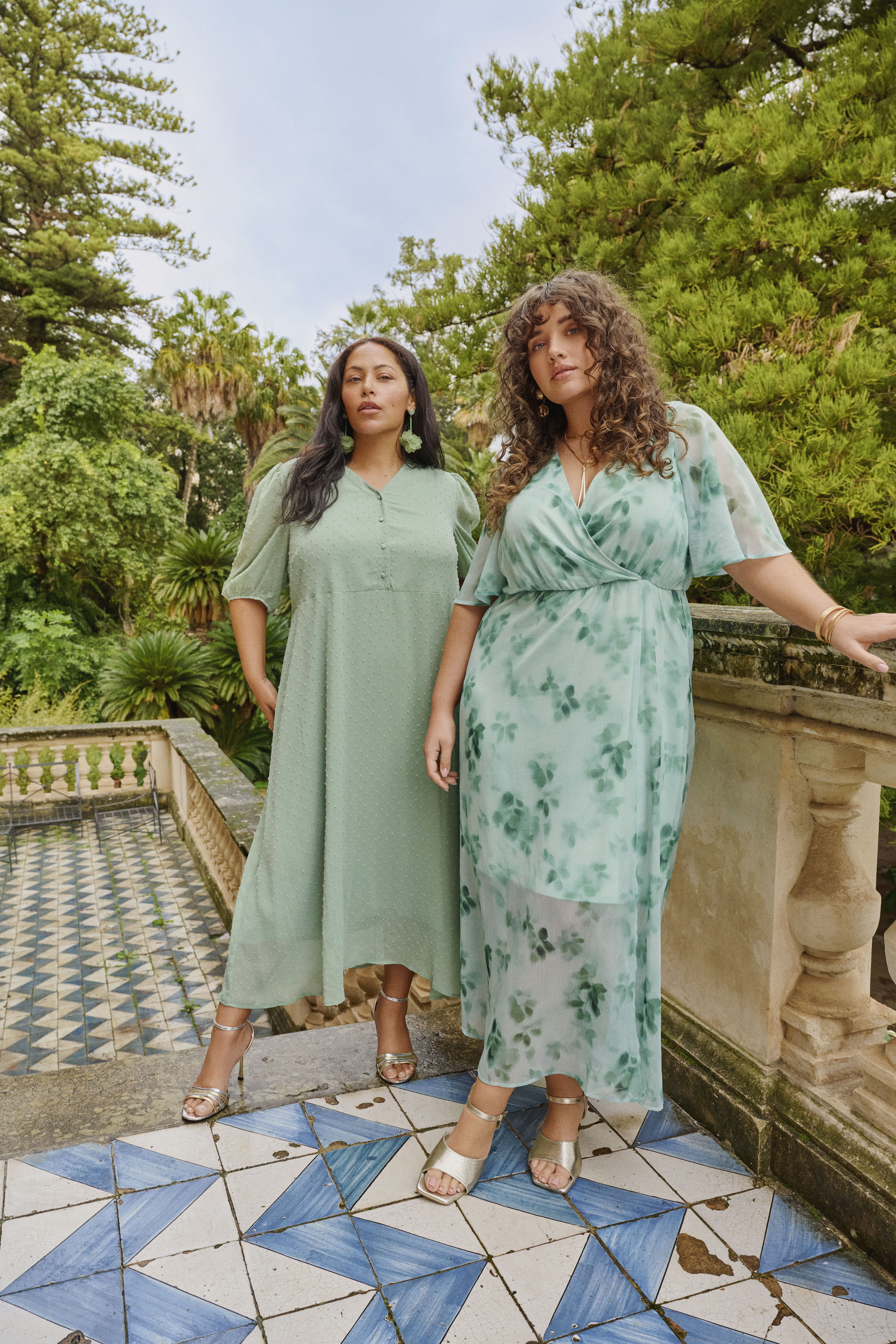 Zizzi Gr&ouml;na nyanser, , Model