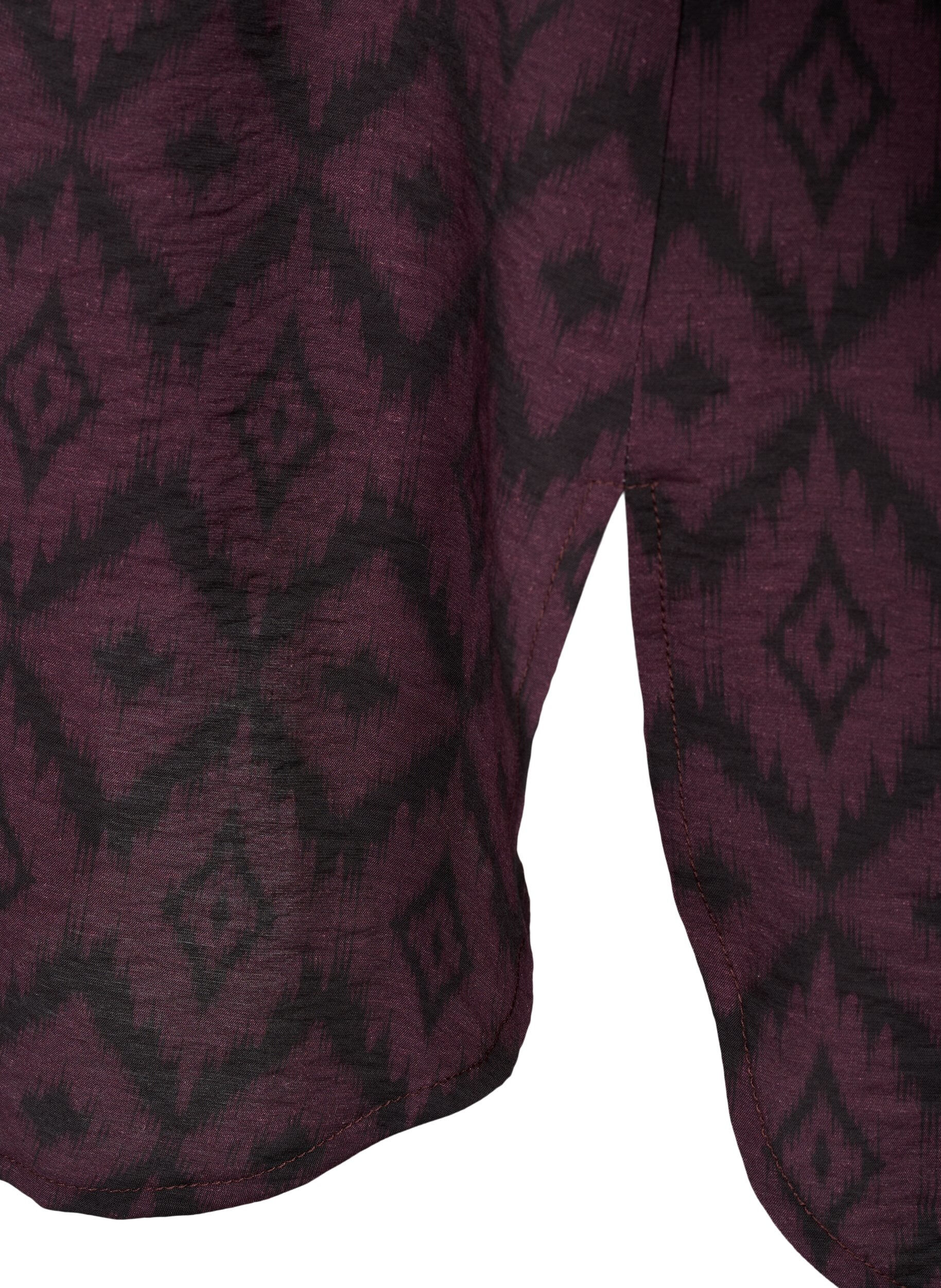 Zizzi L&aring;ng skjorta i viskos med tryck och volanger, Winetasting w. Black, Packshot image number 3