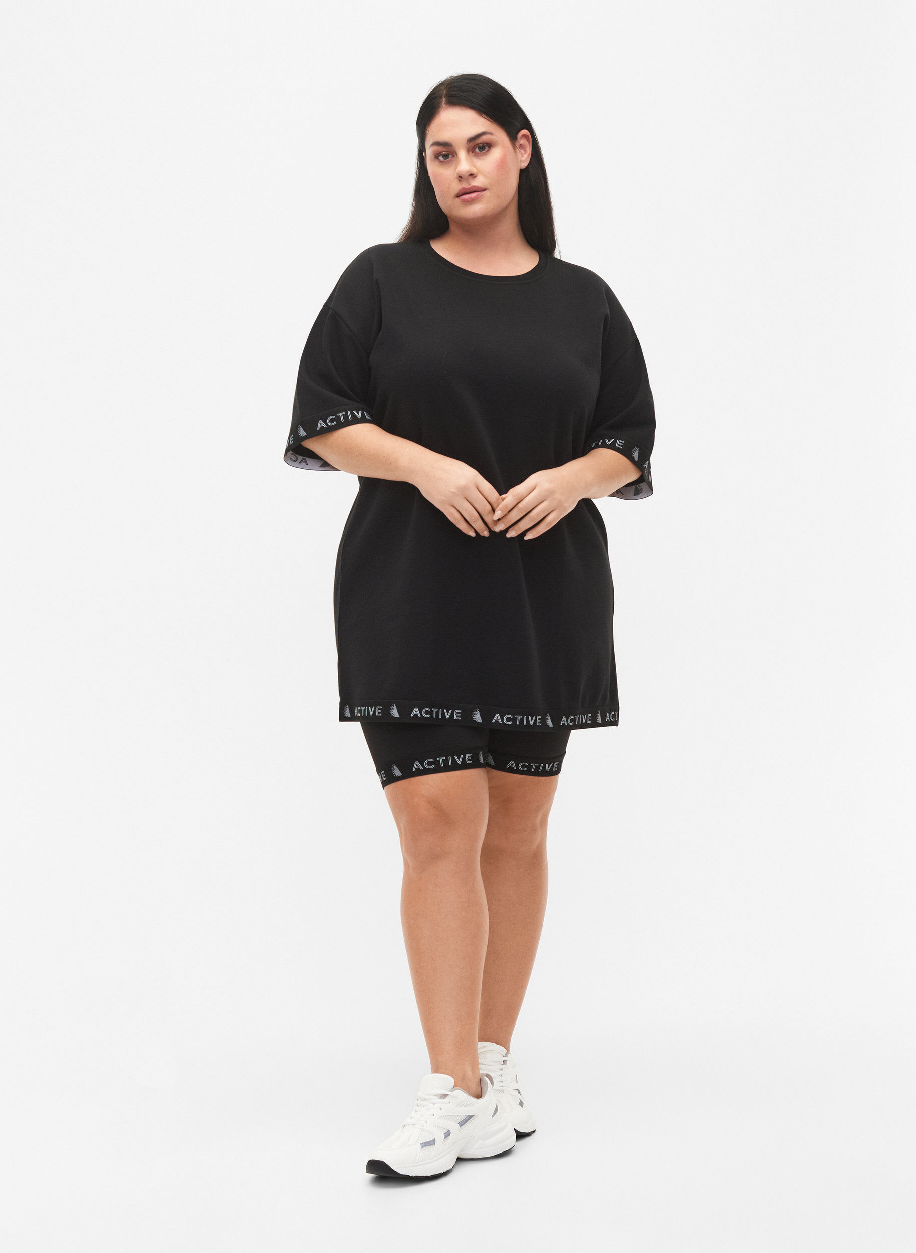 Zizzi L&aring;ng sweatshirt med 1/2-&auml;rmar, Black, Model image number 2