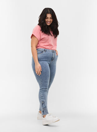 Croppade Amy jeans med rosetter, Light blue, Model image number 0