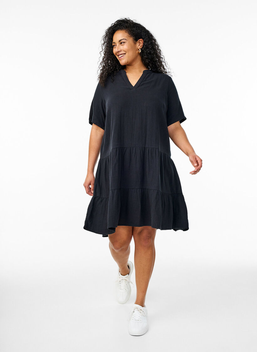 Kort a-linjeformad kl&auml;nning i bomullsmuslin, Svart, Model image number 1