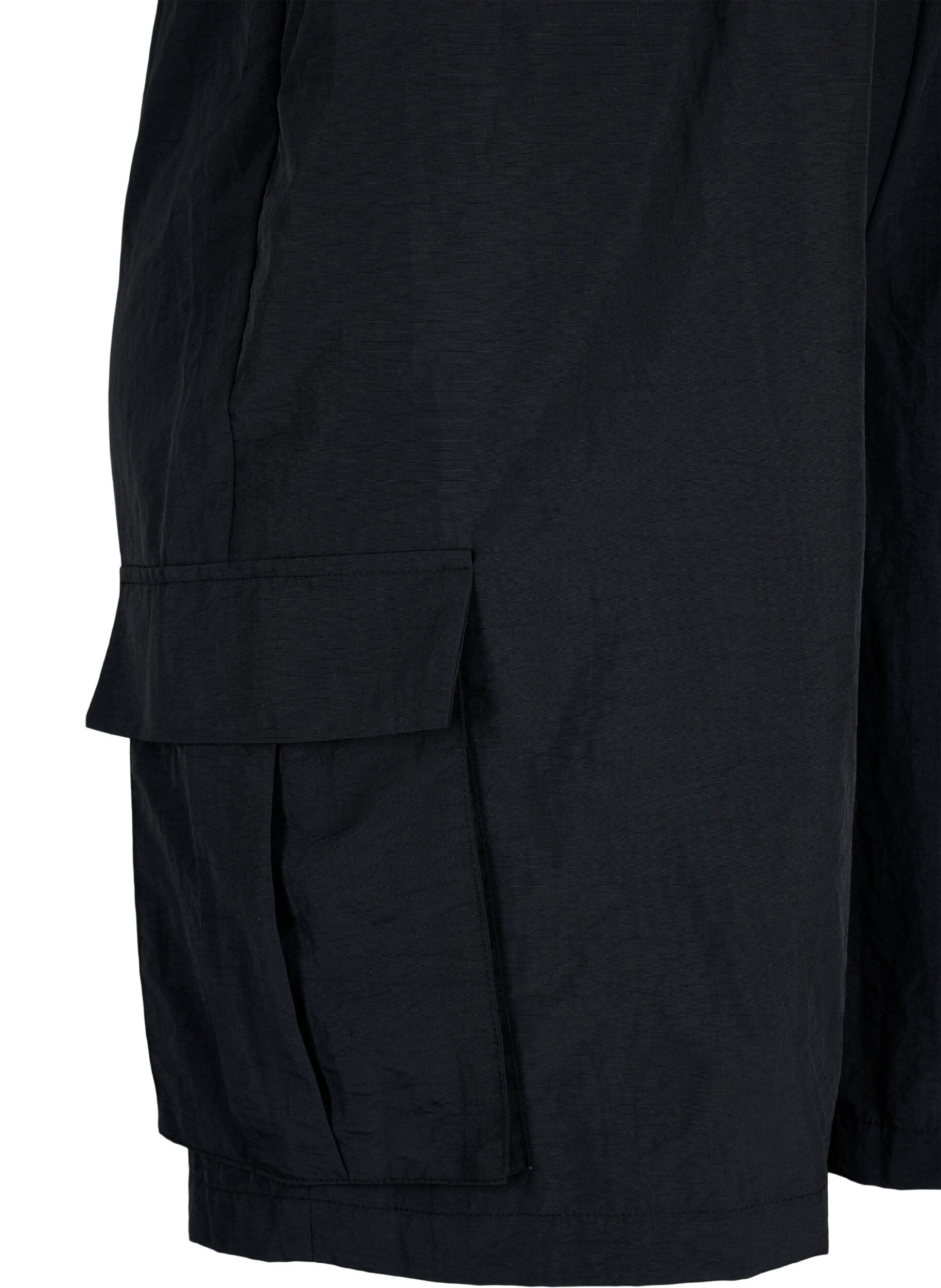 Zizzi Shorts med h&ouml;g midja och cargo-fickor, Black, Packshot image number 2