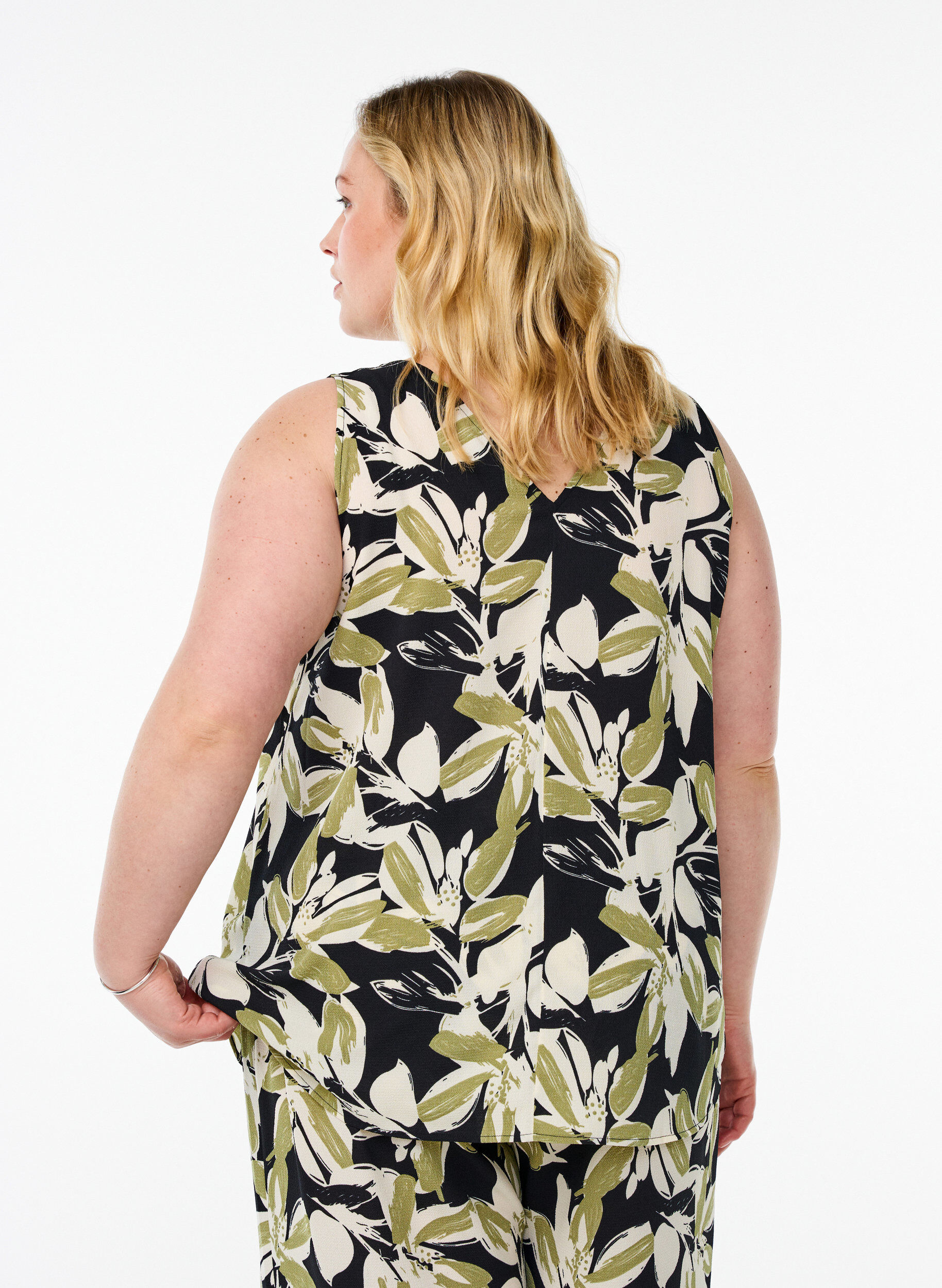 ZizziM&ouml;nstrad topp med v-ringning, Svart, Model image number 2