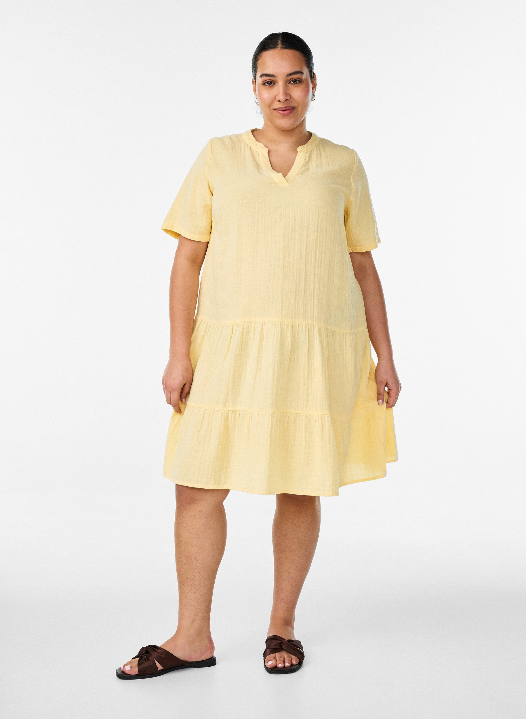 ZizziKort a-linjeformad kl&auml;nning i bomullsmuslin, Gul, Model image number 1