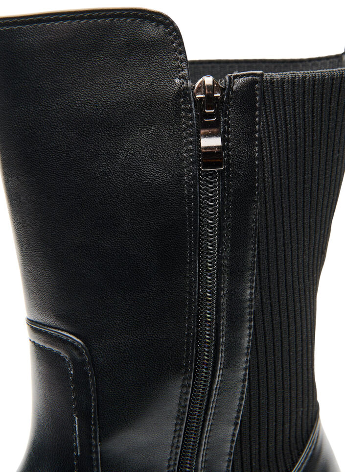 Chelsea boot med kraftig sula och ribbade paneler, Svart, Packshot image number 3