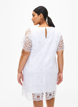 Kortärmad festklänning i spets, Bright White, Model image number 1