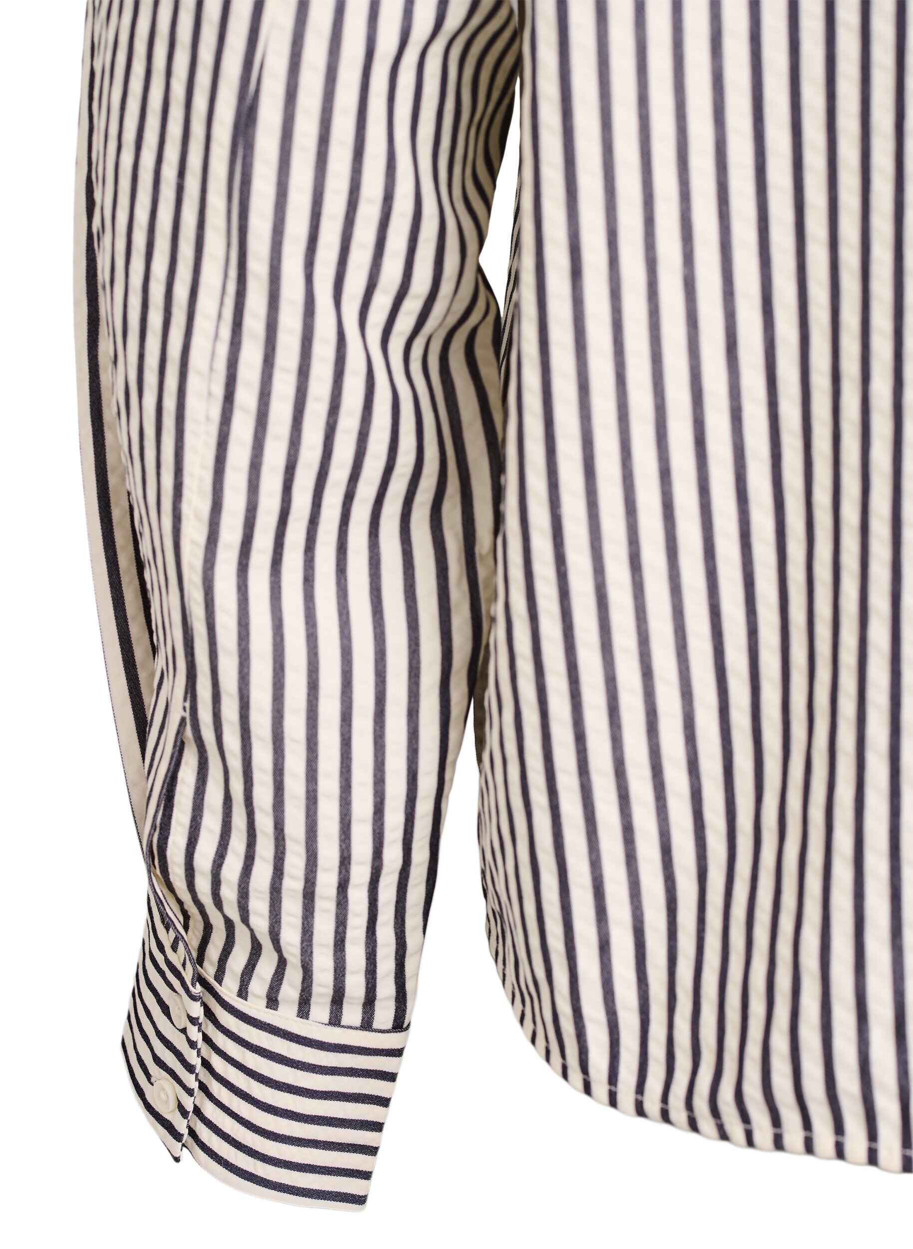 Zizzi Randig skjorta med knappdetalj baktill, Svart, Packshot image number 4