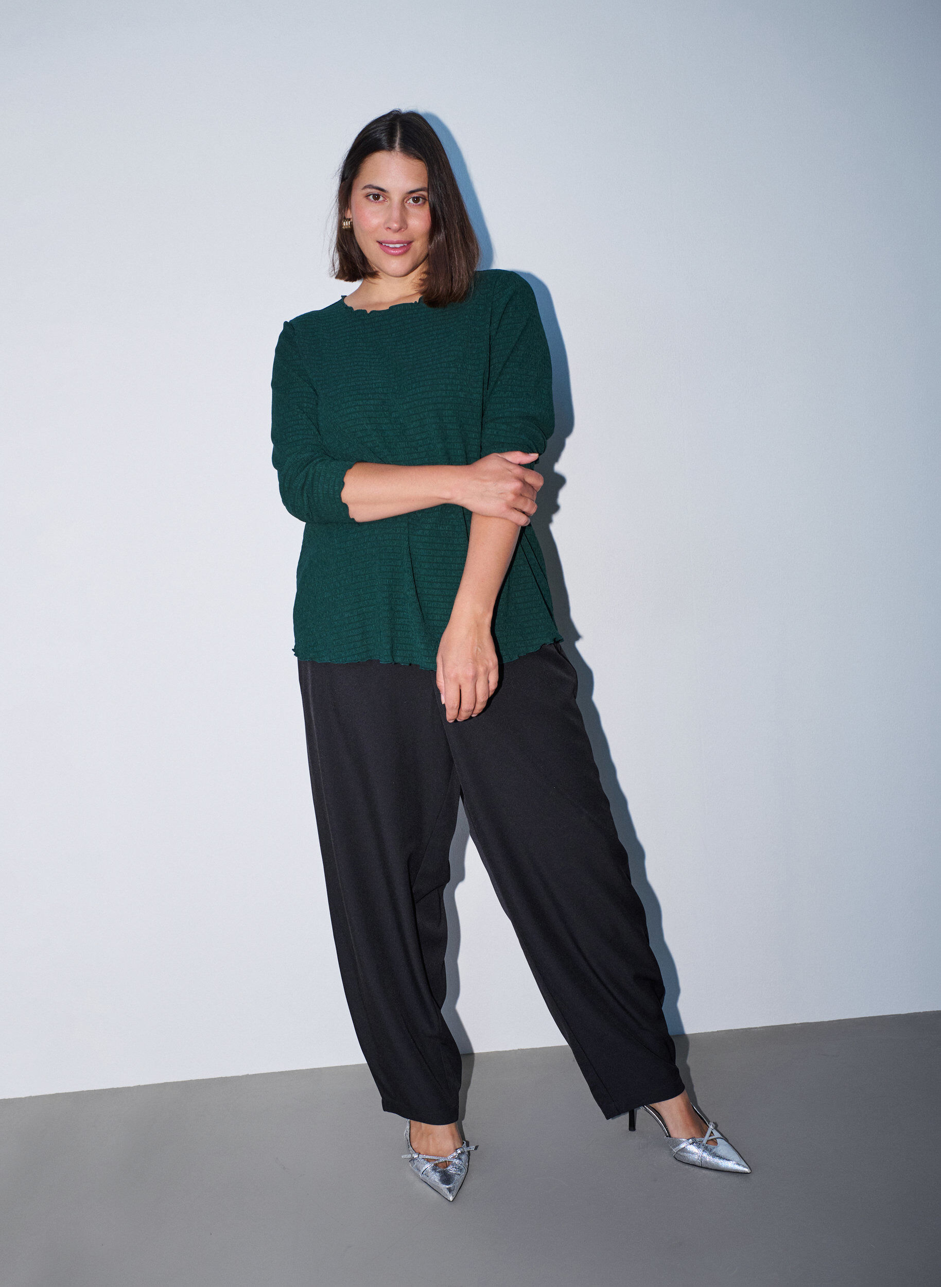 ZizziTexturerad blus med v&aring;giga kanter, Gr&ouml;n, Model image number 1