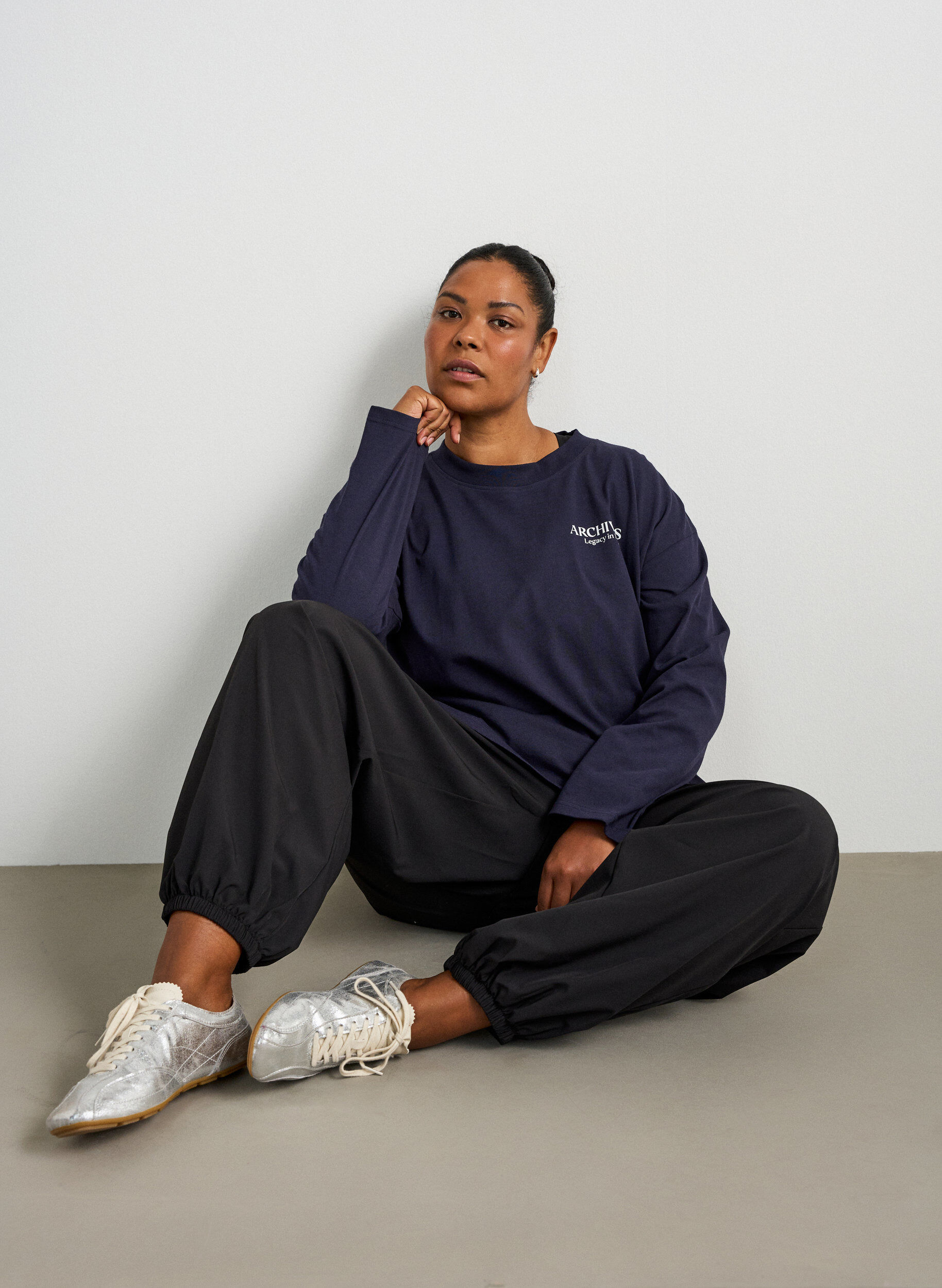 ZizziL&aring;ng&auml;rmad blus i jersey med texttryck, Bl&aring;, Model image number 4