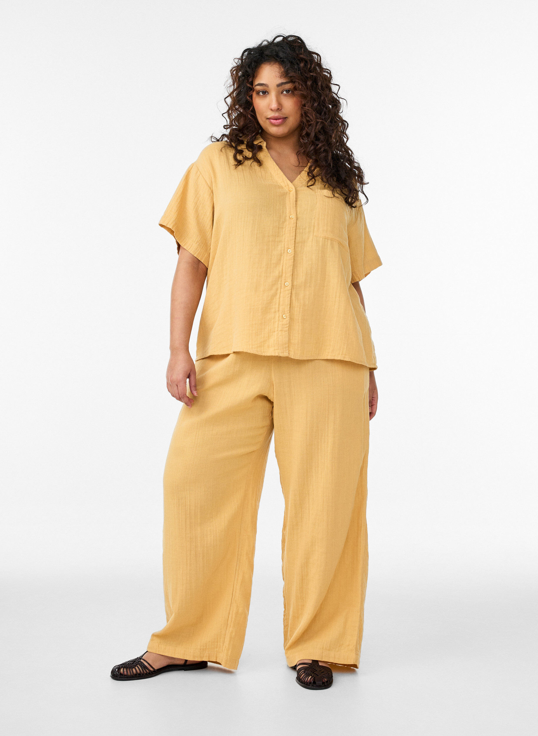 ZizziBlus i bomullsmuslin med korta &auml;rmar, Gul, Model image number 1