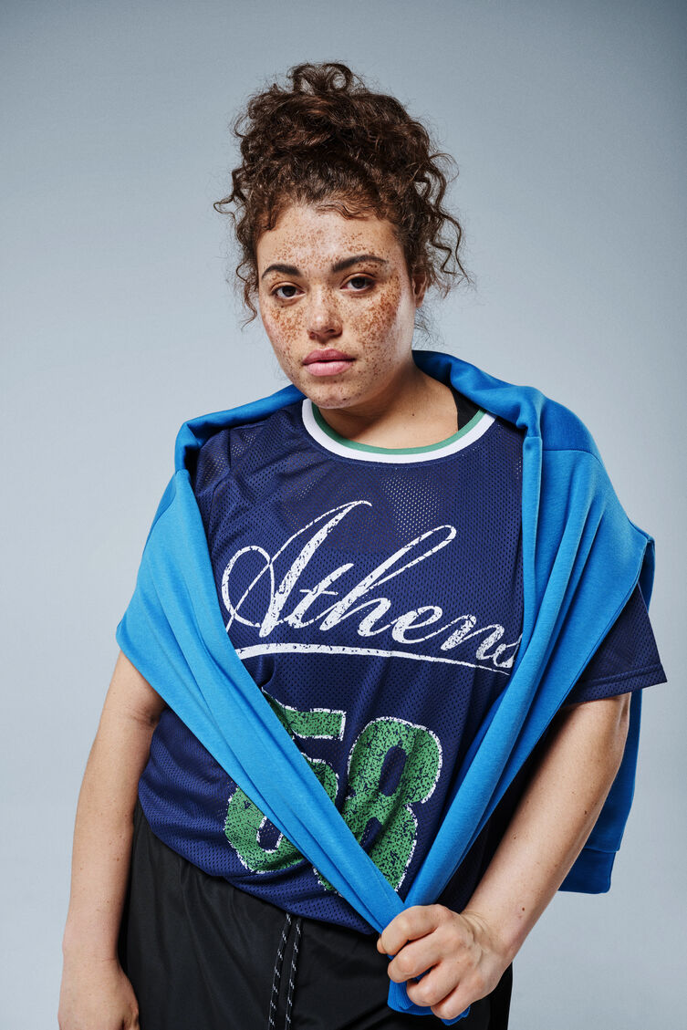 Sporttr&ouml;ja i mesh, , Model