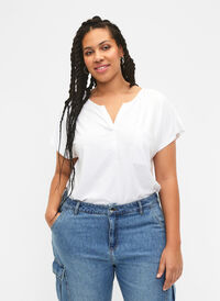 T-shirt med v-ringning och bröstficka, Bright White, Model