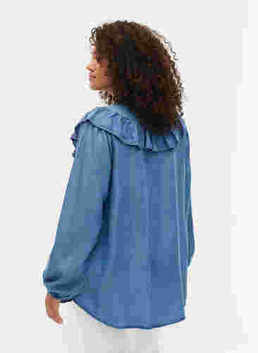 Långärmad skjorta med volanger i lyocell(TENCEL™), Blue denim, Model image number 1